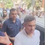 VIRAL : दिल्ली सरकार के मंत्री प्रवेश वर्मा ने सरेआम थप्पड़ जड़ा, आप कार्यकर्ता से सड़क निर्माण को लेकर हुआ विवाद, वीडियो वायरल