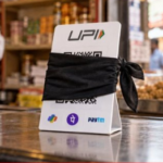 No UPI Day : व्यापारियों ने यूपीआई टैक्स का किया विरोध, ग्राहकों से मांगा कैश, क्यूआर कोड स्कैनर को काले कपड़े से ढंककर विरोध जताया