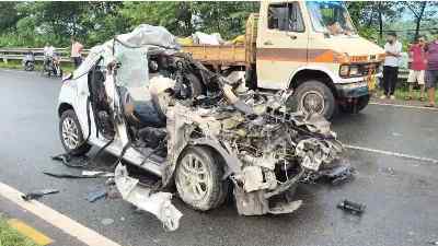 झारखंड: जमशेदपुर में भीषण सड़क हादसा, ट्रक की टक्कर से कार सवार 4 लोगों की मौत
