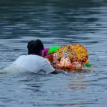 अनंत चतुर्दशी पर गणपति विसर्जन: गुलाल, फूल और जयकारों के बीच बप्पा की विदाई, ‘गणपति बप्पा मोरया’ के जयघोष से गूंजा देश