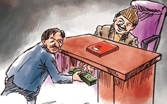 बड़ी खबर: रिश्वतखोरी के दो अलग-अलग मामलों में तीन सरकारी कर्मचारी गिरफ्तार