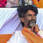 आरक्षण की जंग में नया मोड़: जारांगे के प्रदर्शन के विरोध में ओबीसी एक्टिविस्टों ने की भूख हड़ताल, चार गिरफ्तार