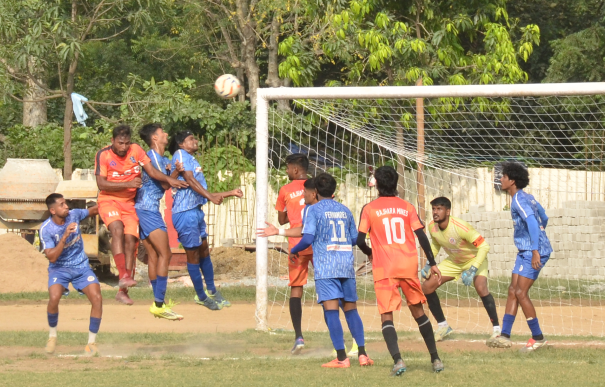 Navabharat All India Football : गोल का सूखा, यूनियन बैंक आफ इंडिया मुंबई और दल्लीराजहरा माइंस का मैच ड्रा रहा
