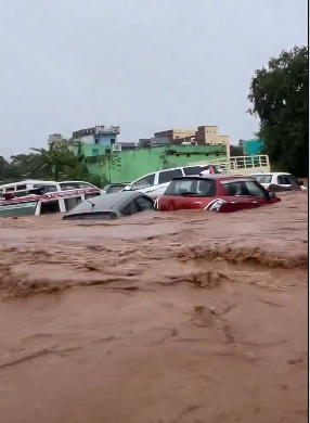 Odisha news चक्रवात से बाढ़ का कहर, गंजाम-गजपति में नदियां खतरे के निशान से ऊपर, सैकड़ों गांव बाढ़ से घिरे, ओडिशा की प्रमुख खबरें जानिए
