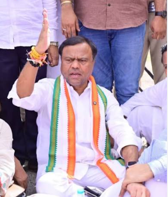 पीसीसी चीफ दीपक बैज का केन्द्रीय रेल मंत्री पर हमला, बोले—इनके राज में रेल व्यवस्था बदहाल