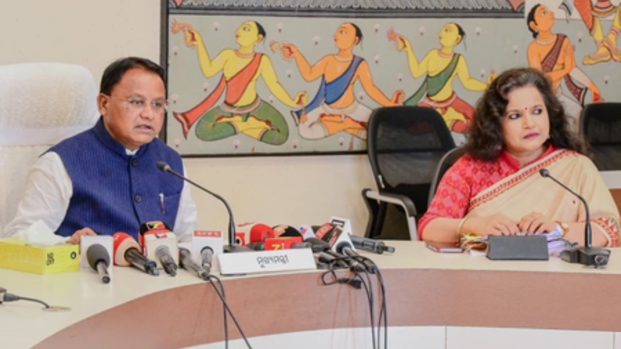 मुख्यमंत्री मोहन चरण माझी ने ओडिशा में 40,000 करोड़ रुपये के 46 औद्योगिक प्रोजेक्ट्स का उद्घाटन और लोकार्पण किया