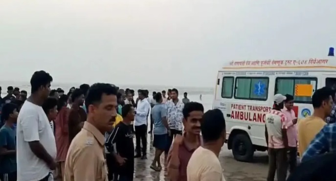 हादसा : 8 छात्रों की डूबने से मौत, समुद्र की लहरों में फंसे तो नही निकल सके, पिकनिक मनाने आए थे सभी दोस्त, देखिए वीडियो