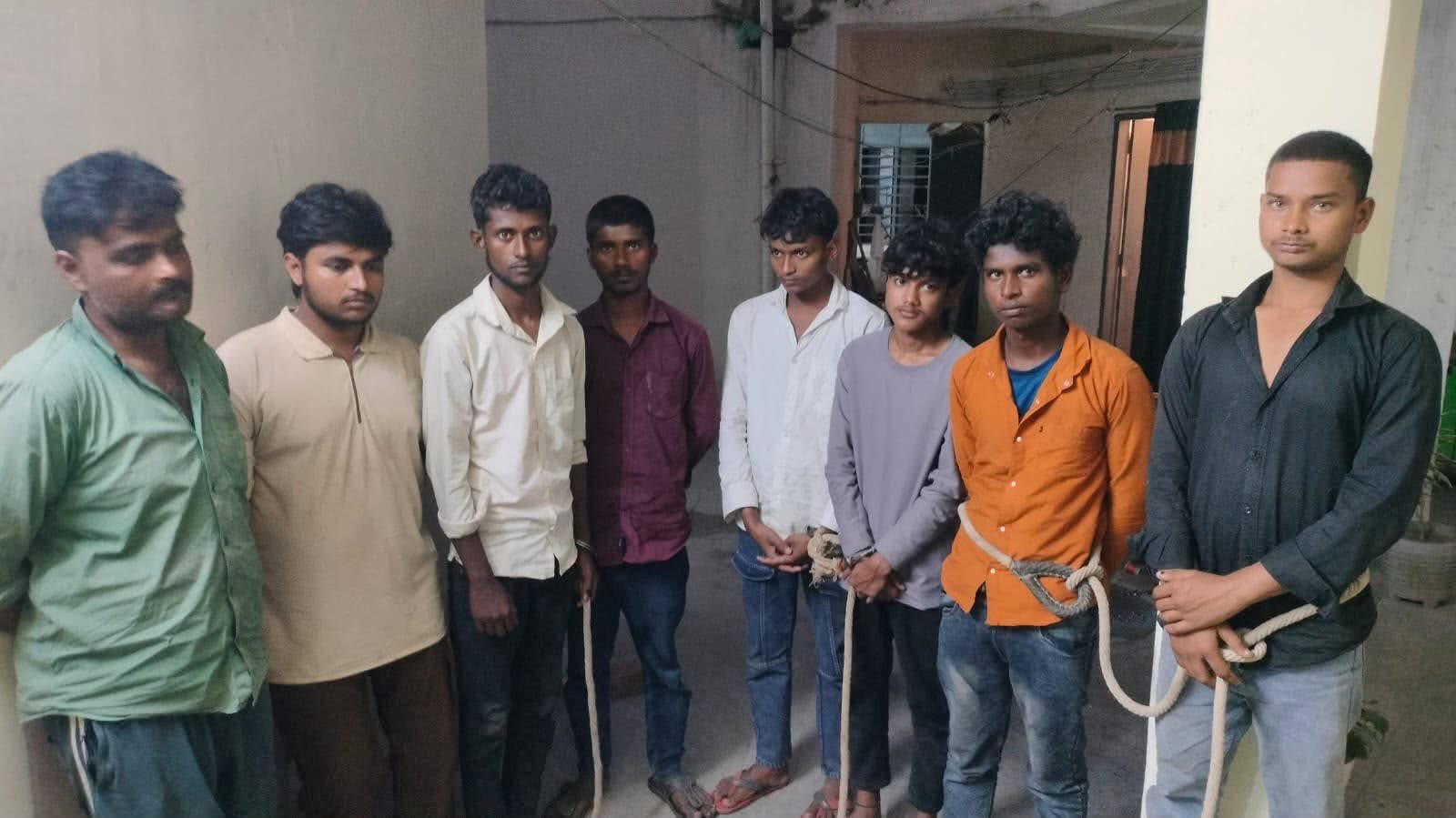 गैंगरेप :  नवरात्रि मनाकर लौट रही पत्नी से सामूहिक दुष्कर्म, पति से तीन हजार वसूले, सभी आठ आरोपी युवक गिरफतार