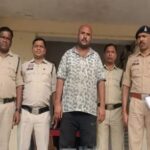 ब्रेकिंग : ट्रक पलटा तो एक करोड़ का गांजा पकड़ाया, एक तस्कर गिरफतार, पुलिस की जांच जारी