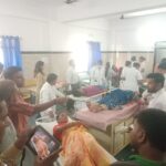 हादसा : श्रद्धालुओं से भरी पिकअप पलटी, 25 घायल, 01 गंभीर, गंगरेल अंगारमोती मंदिर का दर्शन कर आ रहे थे