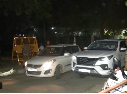 ब्रेकिंग : सीएम के यहां सीबीआई का छापा, पत्नी पर रिश्वत मांगने का आरोप, ओएसडी के घर भी पहुंचे अधिकारी, मुख्यमंत्री बोले- भाजपा में घबराहट