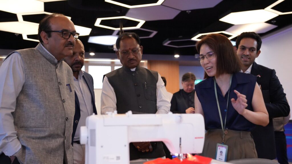 सिंगापुर से वापस लौटे सीएम साय, विदेश मंत्री से की मुलाकात, छत्तीसगढ़ को एआई, सौर ऊर्जा और कृषि प्रसंस्करण में आ सकता है 43,600 करोड़ का निवेश