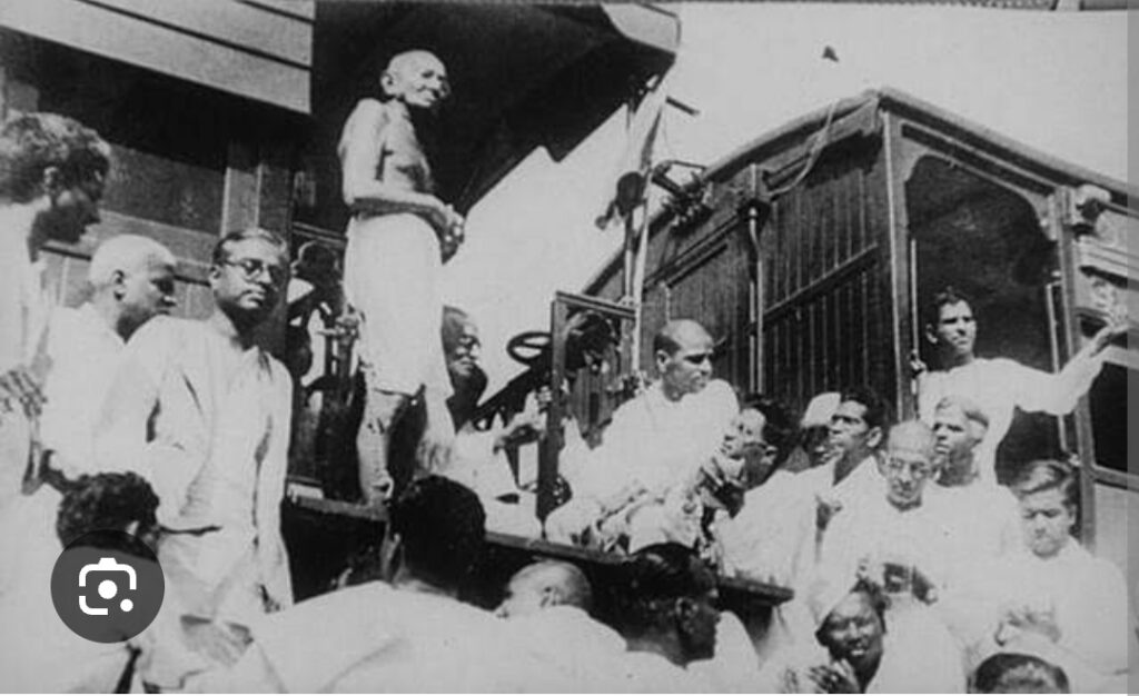 Gandhi & Chhattisgarh : छत्तीसगढ़ दो बार आए थे महात्मा गांधी, इतना स्वागत कि डेढ़ किमी के सफर में तीन घंटे लगे थे, रायपुर के आनंद वाचनालय में की थी सभा, देखिए तस्वीरें