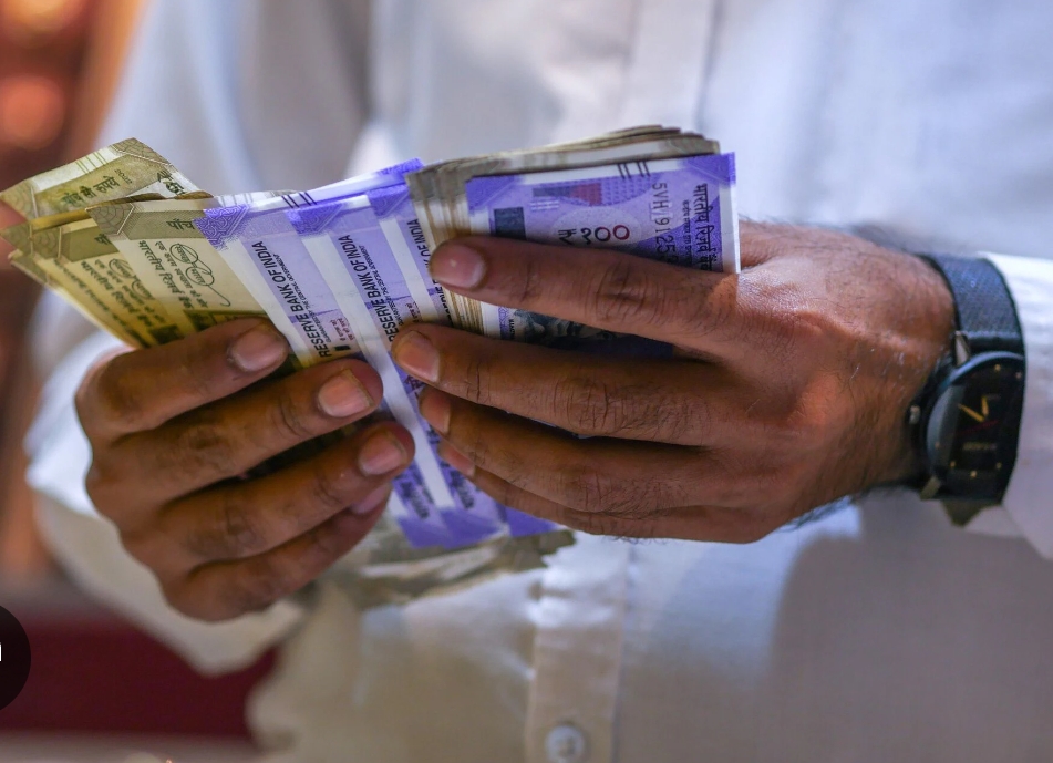 दिवाली पर बोनस : सरकार ने कर्मचारियों को बोनस का ऐलान किया, 30 दिन पर मिलेगा ₹6,908