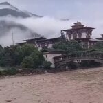 BREAKING Glof : Bhutan में फूटा ग्लेशियर लेक, गर्म पानी का कुंड बहा, हाईवे-सड़कें उखड़ीं, बंगाल-असम में बाढ़ का अलर्ट, See Video