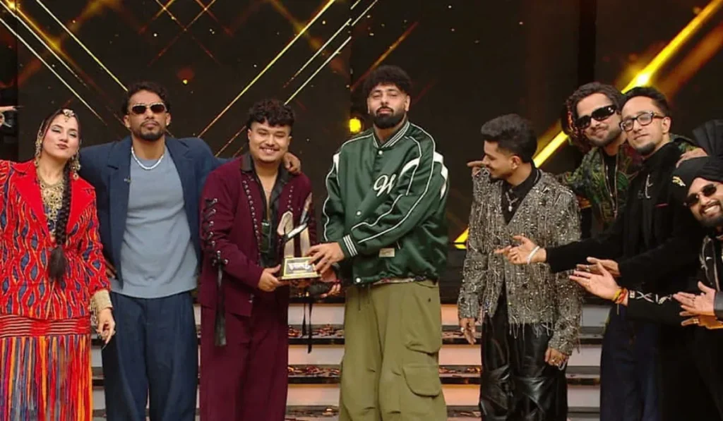 Hustle 5 Winner: धड़कन ने जीता हसल 5 का खिताब, ट्रॉफी के साथ मिले 1 करोड़ रुपये; भावुक हुए रैपर