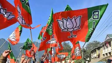 UP Assembly Elections 2027: नए राज्यपालों की नियुक्ति से यूपी में जातिगत समीकरणों की झलक, चुनाव से पहले BJP बैठा रही वोटों का गणित