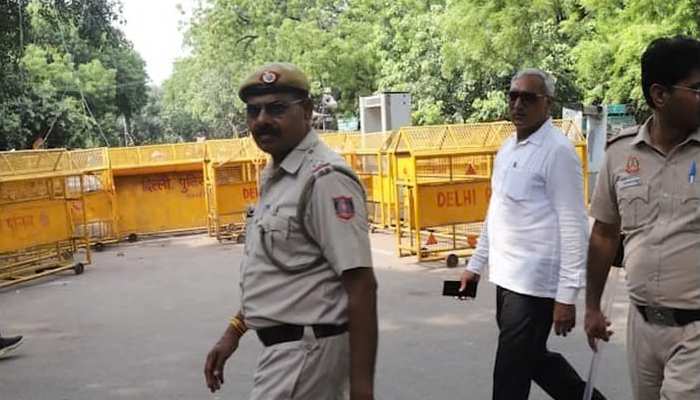 जंतर-मंतर प्रदर्शन से पहले दिल्ली में हाई अलर्ट: 250 ट्रेनें रद्द, 45 मेट्रो स्टेशन बंद, चप्पे-चप्पे पर सुरक्षा बल तैनात