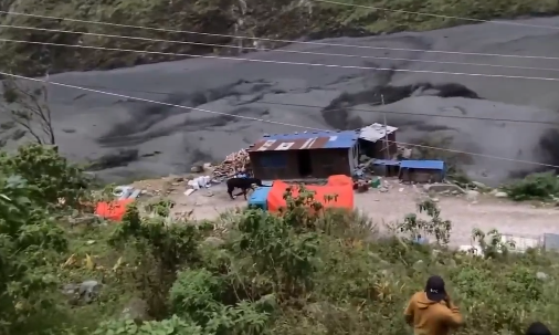 नेपाल में फिर से बड़ी तबाही, सल्लेरी बाजार जलमग्न, चार लापता, छह एयरलिफट होकर बचे, वीडियो वायरल