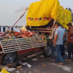 बड़ी खबर: ट्रक-पिकअप वाहन की टक्कर में 7 श्रमिकों की मौत, 20 अन्य घायल