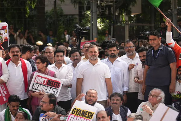 राष्ट्रपति ने ‘इंडिया’ गठबंधन के नेताओं को मुलाकात के लिए रात 8 बजे का समय दिया