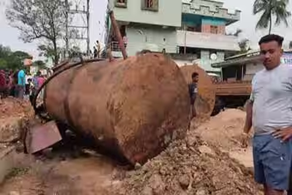 ओडिशा के बालासोर में पेट्रोल पंप पर तेल टैंकर में विस्फोट, 1 व्यक्ति की मौत और दो अन्य घायल