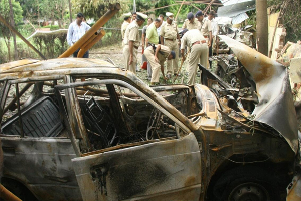 अहमदाबाद धमाका मामला: न्यायालय ने दोषी को सुनाई गई मौत की सजा पर रोक लगाई