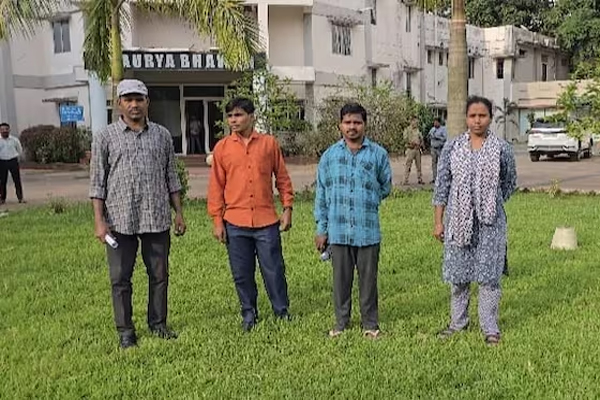 छत्तीसगढ़: आत्मसमर्पण करने वाले आठ माओवादियों ने 10वीं कक्षा की ओपन स्कूल परीक्षा पास की