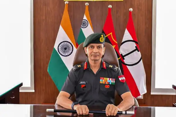 लेफ्टिनेंट जनरल अखिलेश कुमार ने प्रथम कोर के जनरल ऑफिसर कमांडिंग का पदभार संभाला