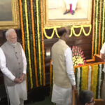 संसद में ऐतिहासिक संविधान सदन का आयोजन: महात्मा गांधी- लाल बहादुर शास्त्री को दी गई श्रद्धांजलि, स्कूली बच्चे भी हुए शामिल