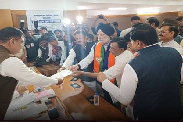 केंद्रीय मंत्री हरदीप सिंह पुरी ने राज्यसभा उपचुनाव के लिए नामांकन दाखिल किया