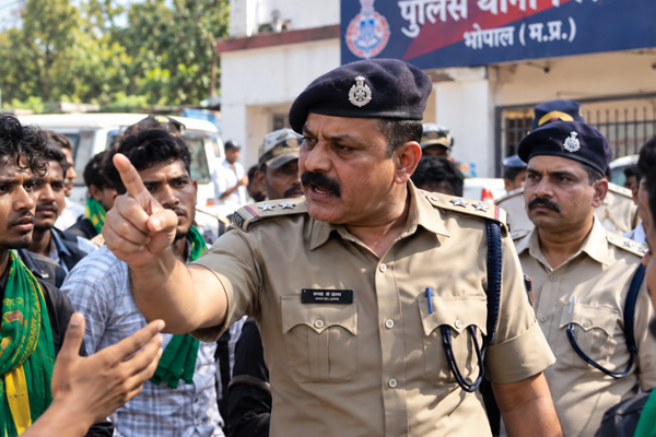 आदिवासी छात्रों से कथित अभद्रता के मामले में भोपाल में थाना प्रभारी निलंबित
