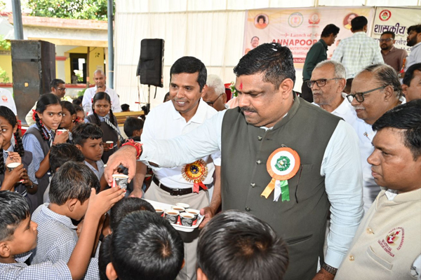 शिक्षा मंत्री गजेन्द्र यादव ने स्कूलों में साईंश्योर न्यूट्रिशन पायलट प्रोजेक्ट का किया शुभारंभ