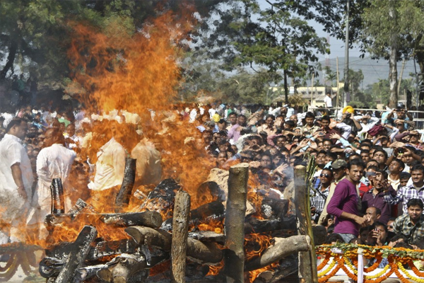 गुवाहाटी गोलीबारी के पांच पीड़ितों का अंतिम संस्कार असम के बारपेटा और बक्सा में किया गया