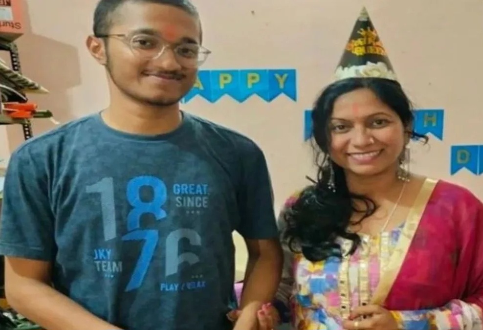 छत्तीसगढ़: मां-बेटे की हत्या, सड़क किनारे मिला छात्र का शव, घर में मृत मिली शिक्षिका, पुलिस जांच के बाद होगा खुलासा…
